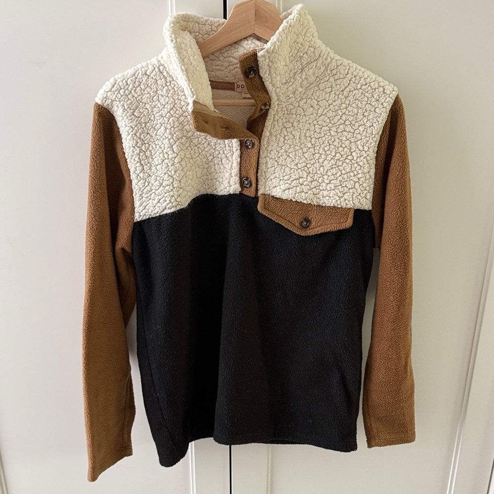 DONNI. Colorblock Fleece Pullover